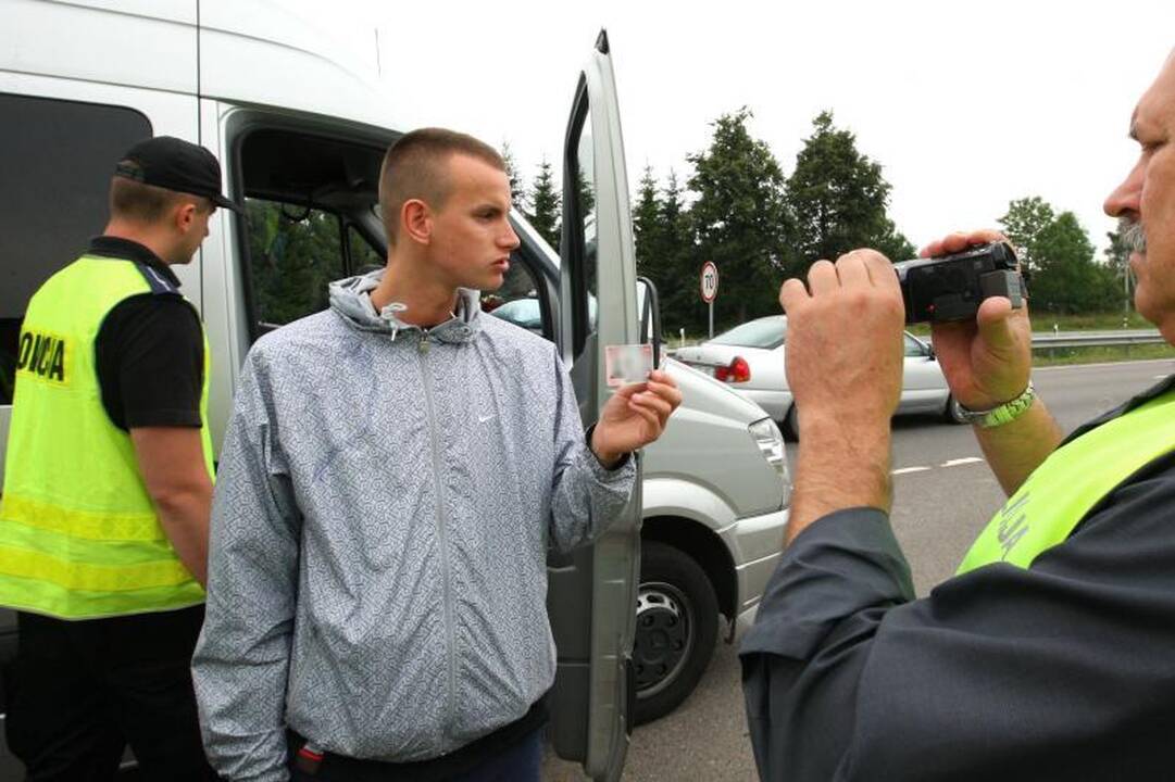 Lenkijos sirgaliai apšlapino „Lietuvos ryto“ automobilį (papildyta)