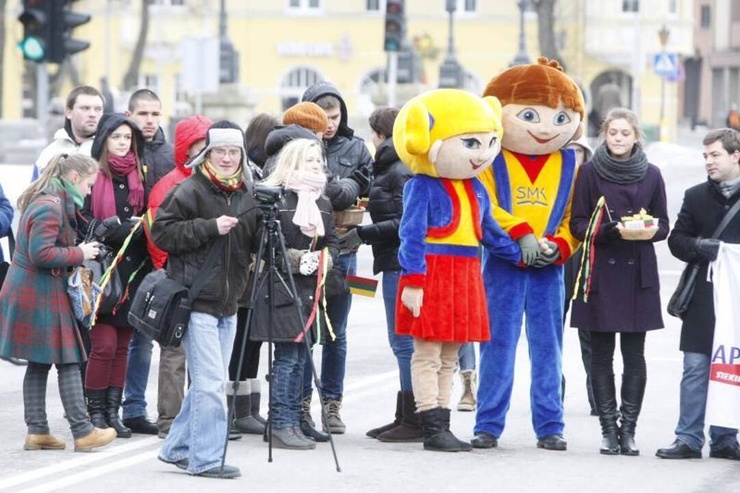 Uostamiestyje Vasario 16-oji – po partinėm vėliavom