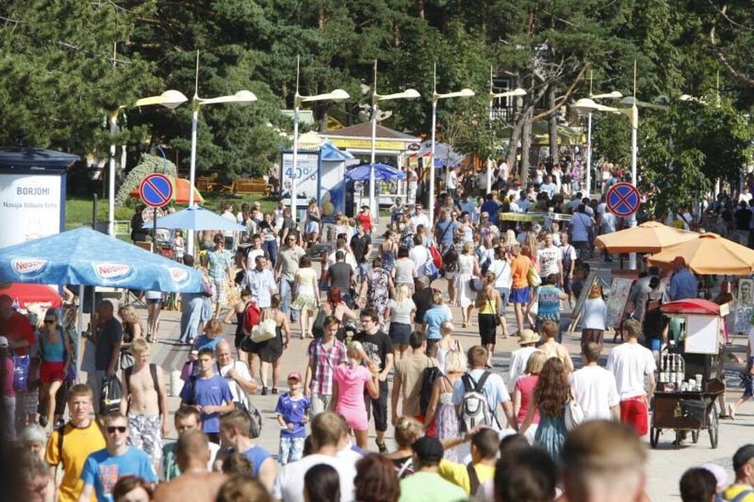 Palangoje – tūkstančiai žmonių