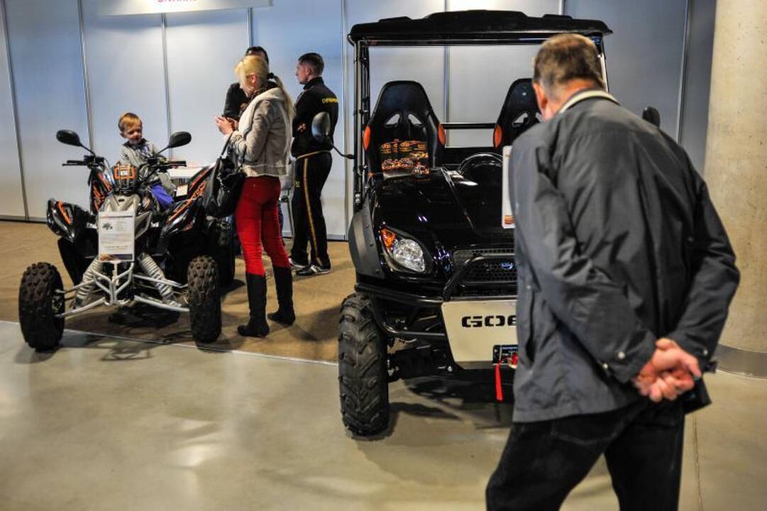 „Žalgirio“ arenoje seilę varvina automobilių gerbėjai