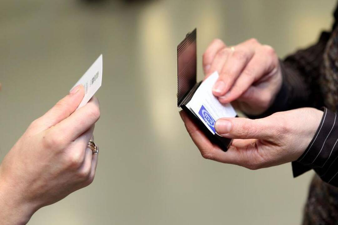 Kontaktų mainai: nuo vizitinės kortelės – iki partnerių
