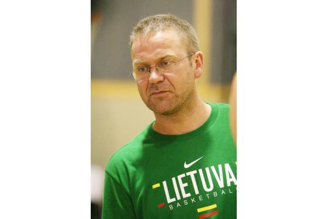 Lietuvos krepšinio rinktinės vyrai prakaitą lieja pajūryje