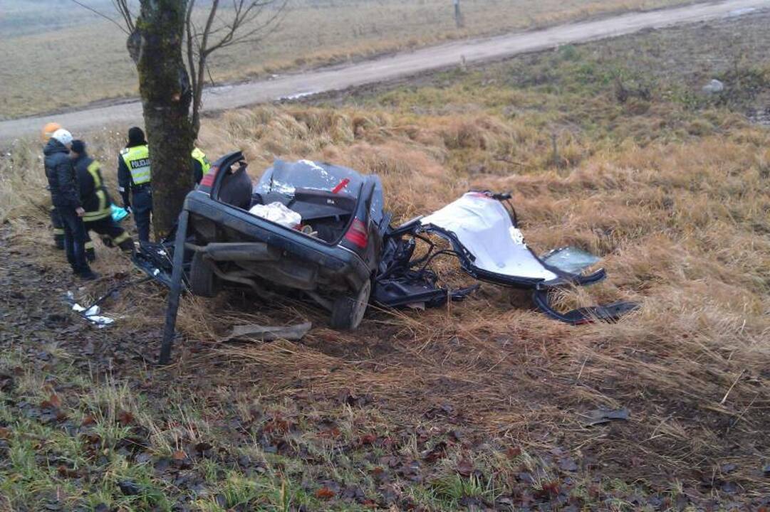 Avarijos prie Rietavo metu žuvo vairuotojas (atnaujinta)