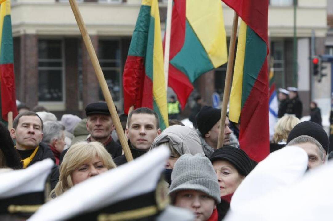 Uostamiestyje Vasario 16-oji – po partinėm vėliavom
