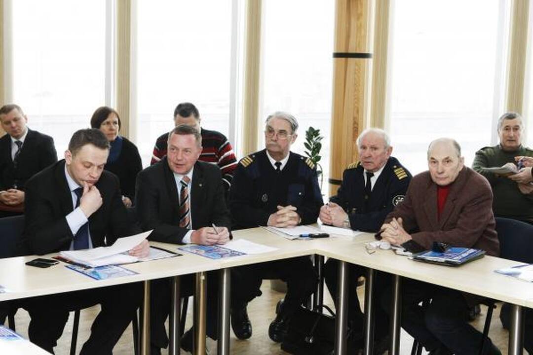 Klaipėdiečiai įtikinėjo E.Masiulį, jog privatizacija nenaudinga