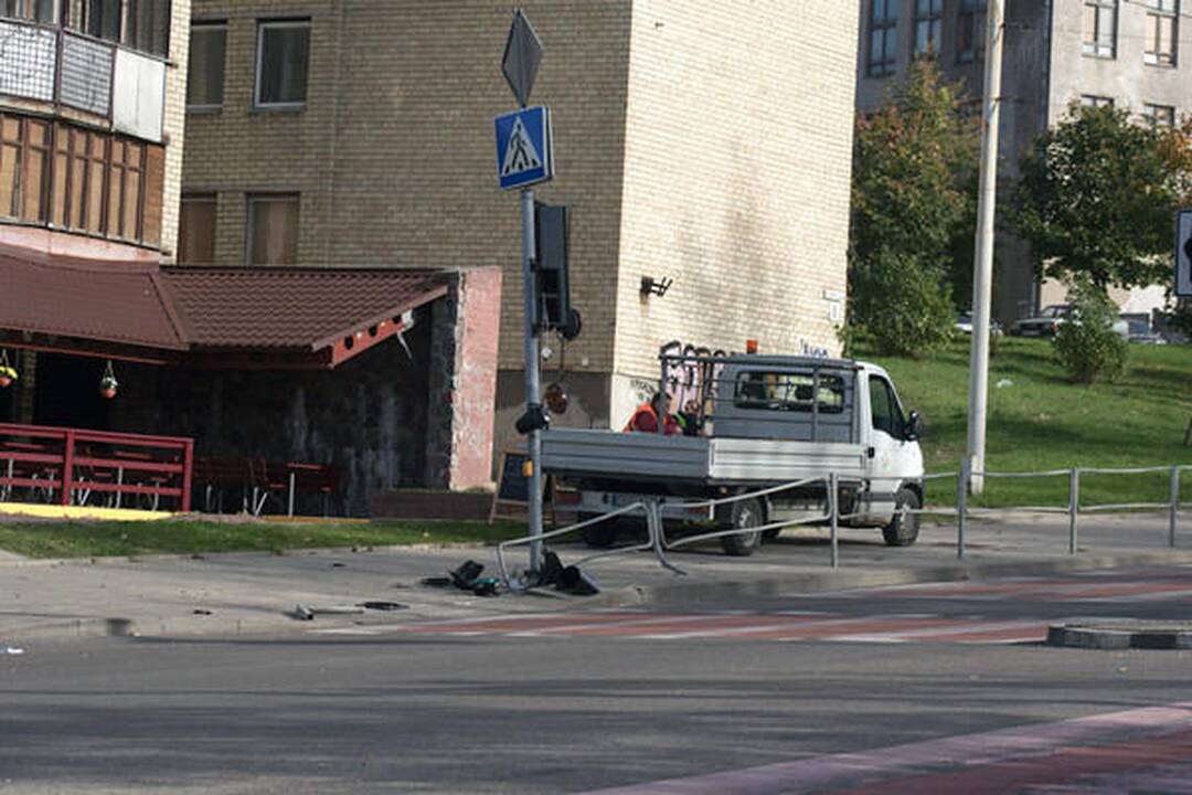 Automobilis Vilniuje partrenkė tris žmones