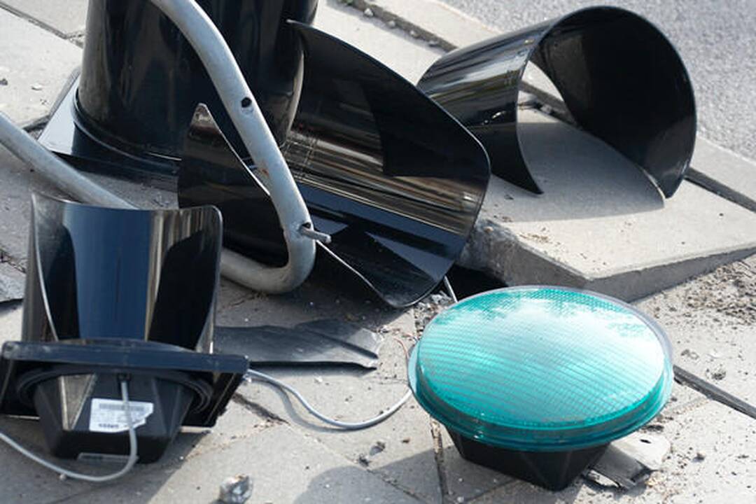 Automobilis Vilniuje partrenkė tris žmones