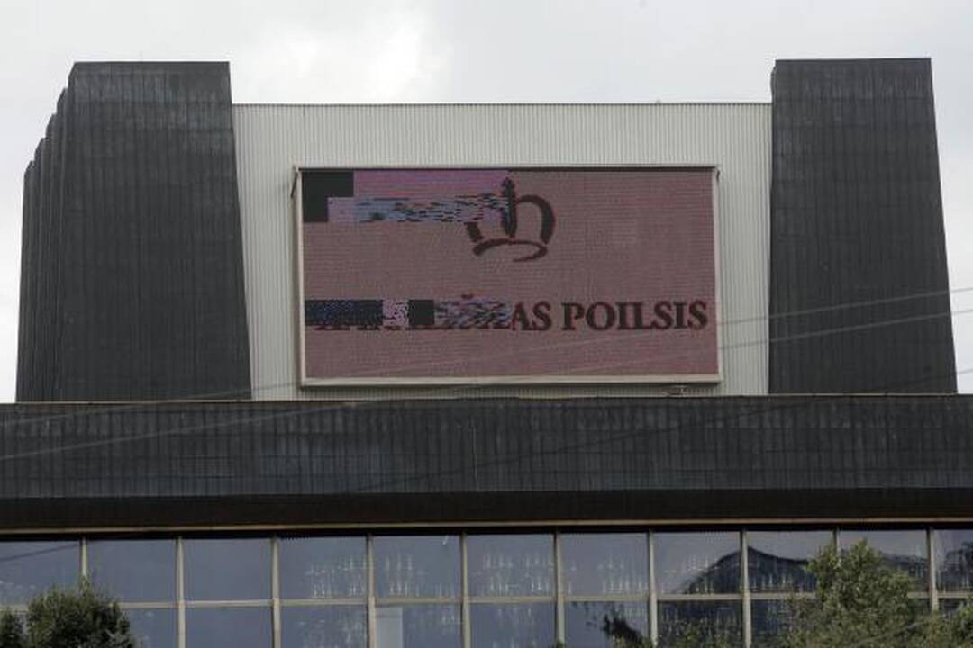 Vasaros karščiai sugadino didžiausią Vilniaus reklaminį ekraną