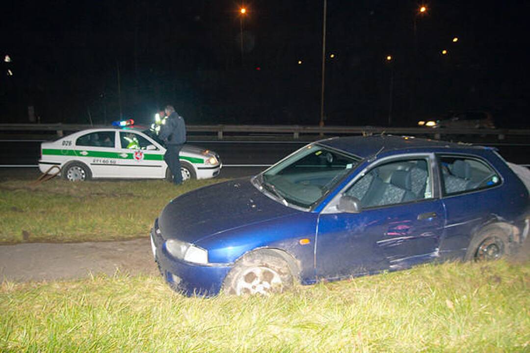 Vilniuje vilkikas taranavo moters vairuojamą automobilį