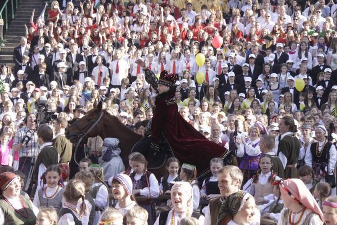 Šventė masinė, jausmas - patriotinis 