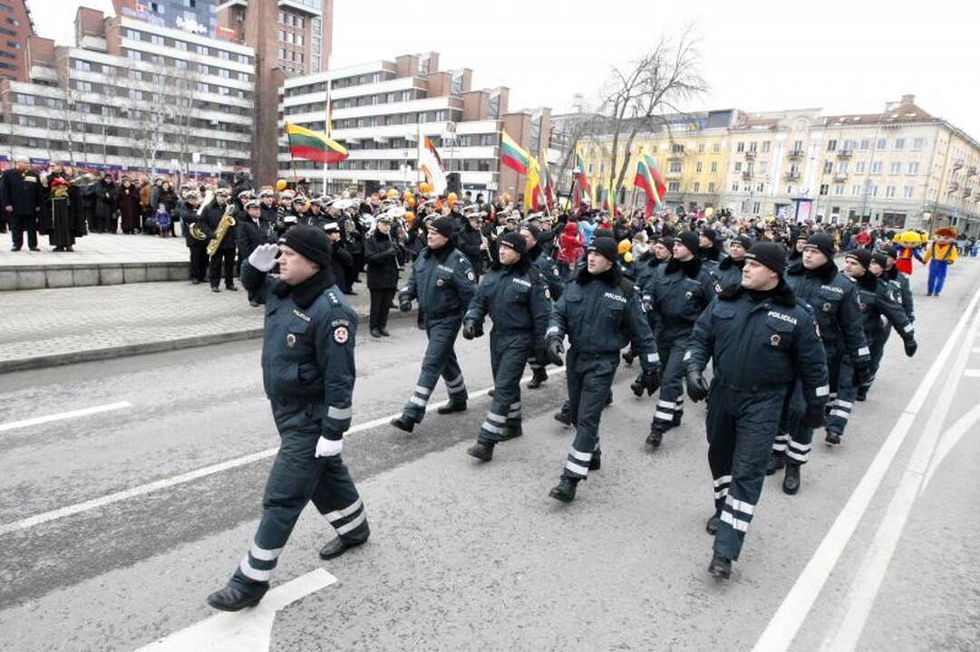 Uostamiestyje Vasario 16-oji – po partinėm vėliavom