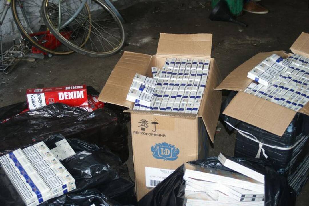 Klaipėdoje muitininkai demaskavo kontrabandininkų sandėlį