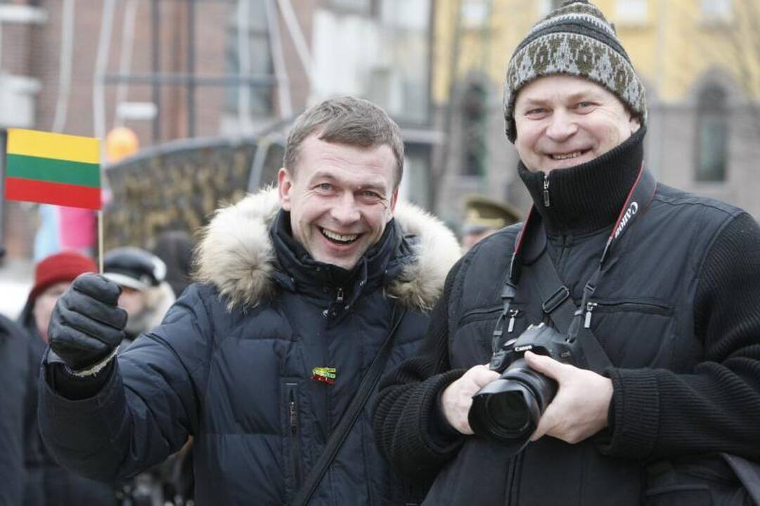 Uostamiestyje Vasario 16-oji – po partinėm vėliavom