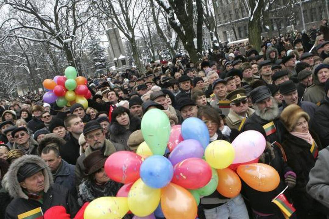 Kauniečiai pasipuošė tūkstančiais trispalvių (papildyta)