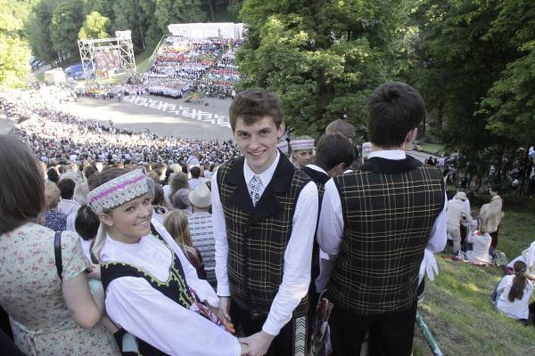 Šventė masinė, jausmas - patriotinis 