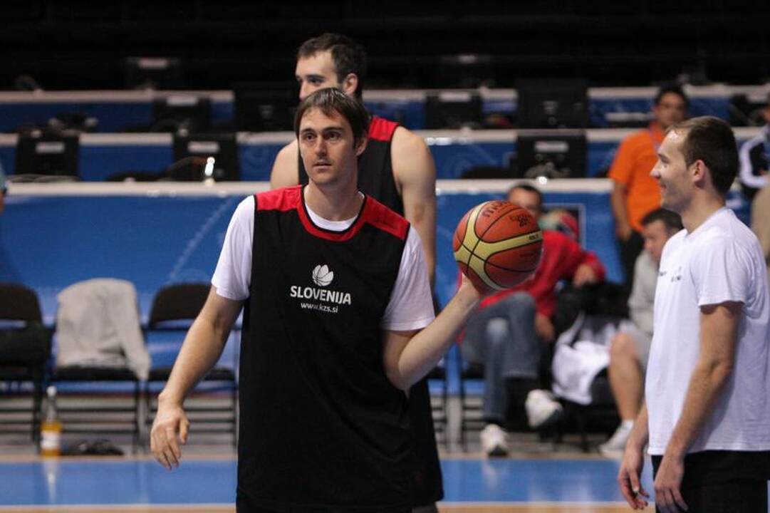 Prieš dvikovą su Europos čempionais slovėnai baltos vėliavos nekelia
