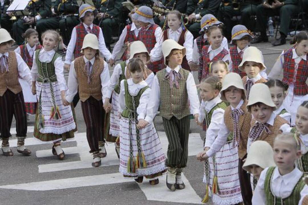 Šventė masinė, jausmas - patriotinis 