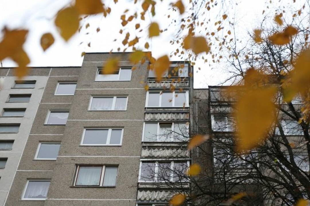 Vilniuje žuvo iš septinto aukšto iškritusi moteris