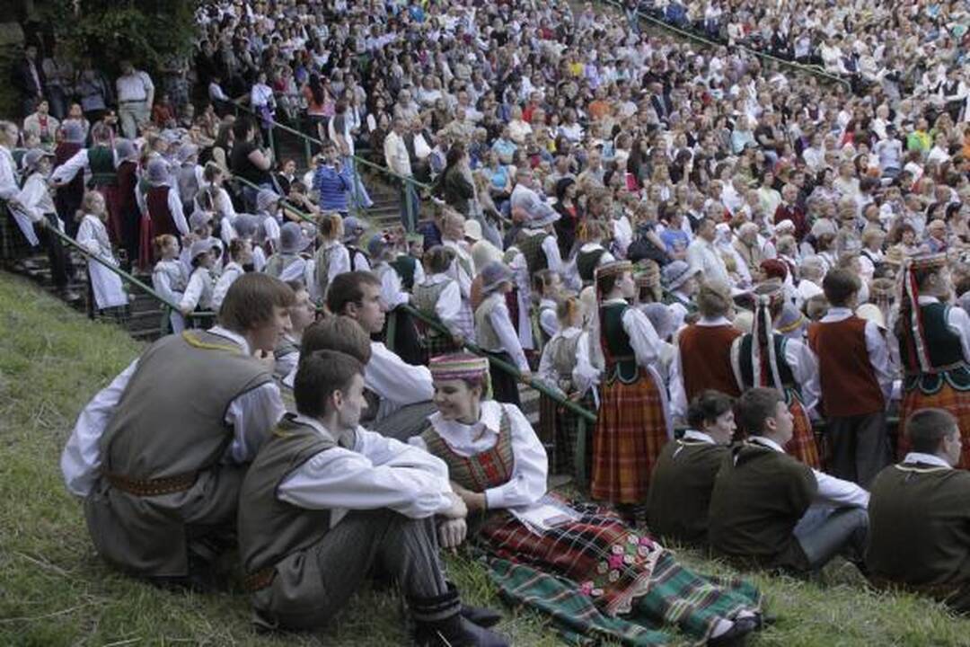 Šventė masinė, jausmas - patriotinis 