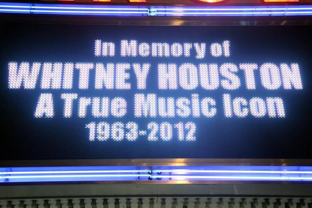 Whitney Houston palaikai atvežti į jos gimtąją valstiją