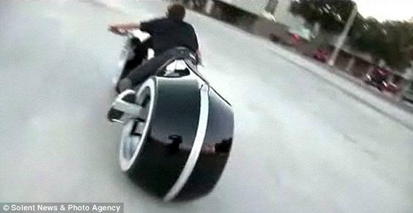 132 tūkst. litų kainuojantis motociklas – lyg iš filmo „Tronas“