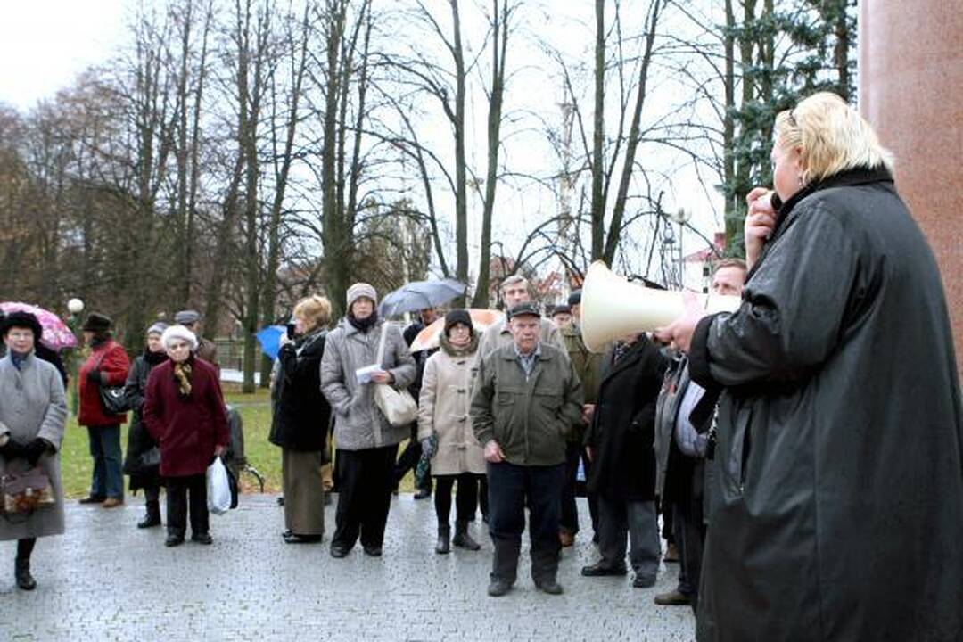 Piketuotojai Klaipėdoje koneveikė teismus ir būsimą gamyklą