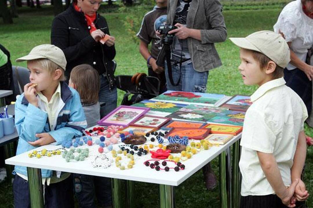Šeimų mugę sostinėje išsklaidė lietus