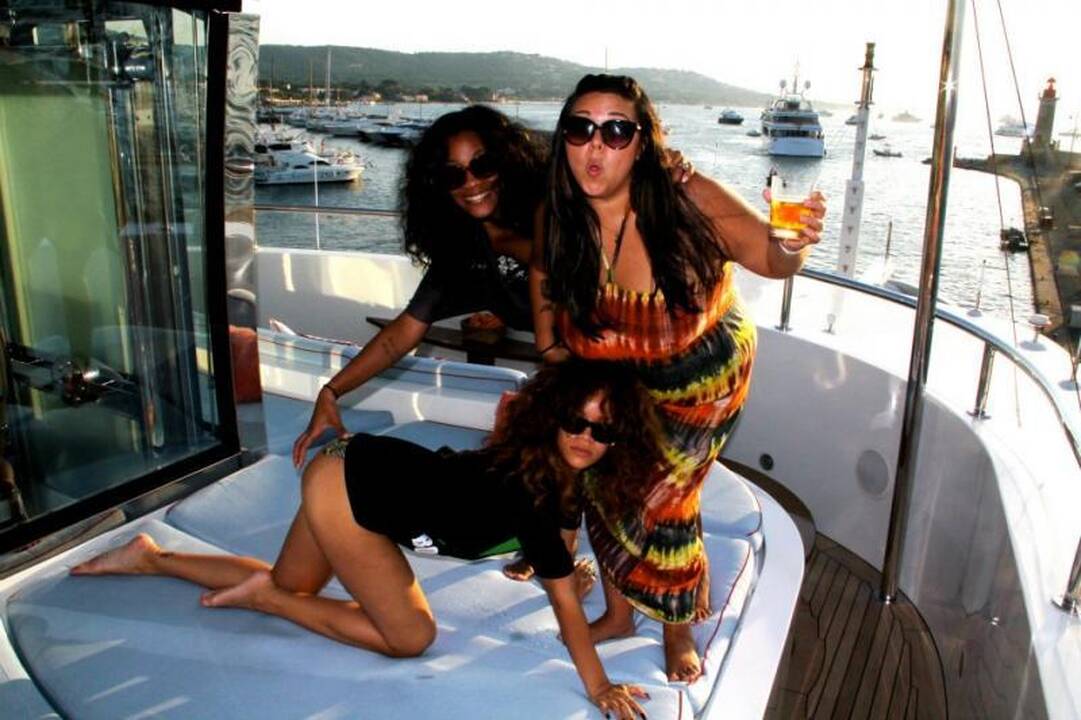 Rihanna paviešino intymias atostogų nuotraukas