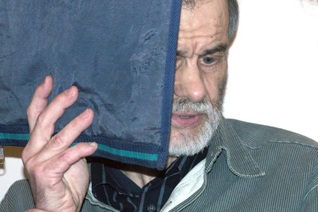 Pedofilas veteranas iš žurnalistų siekia prisiteisti 1,5 mln. litų 