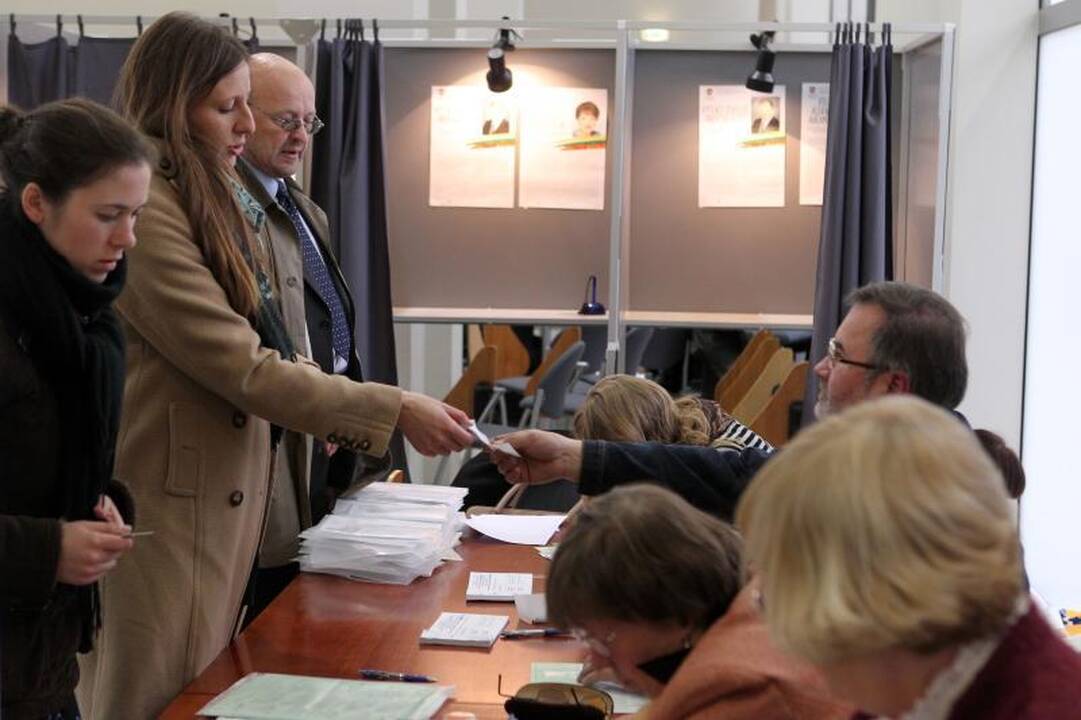 Antrajame rinkimų ture rinkėjų eilės gerokai trumpesnės