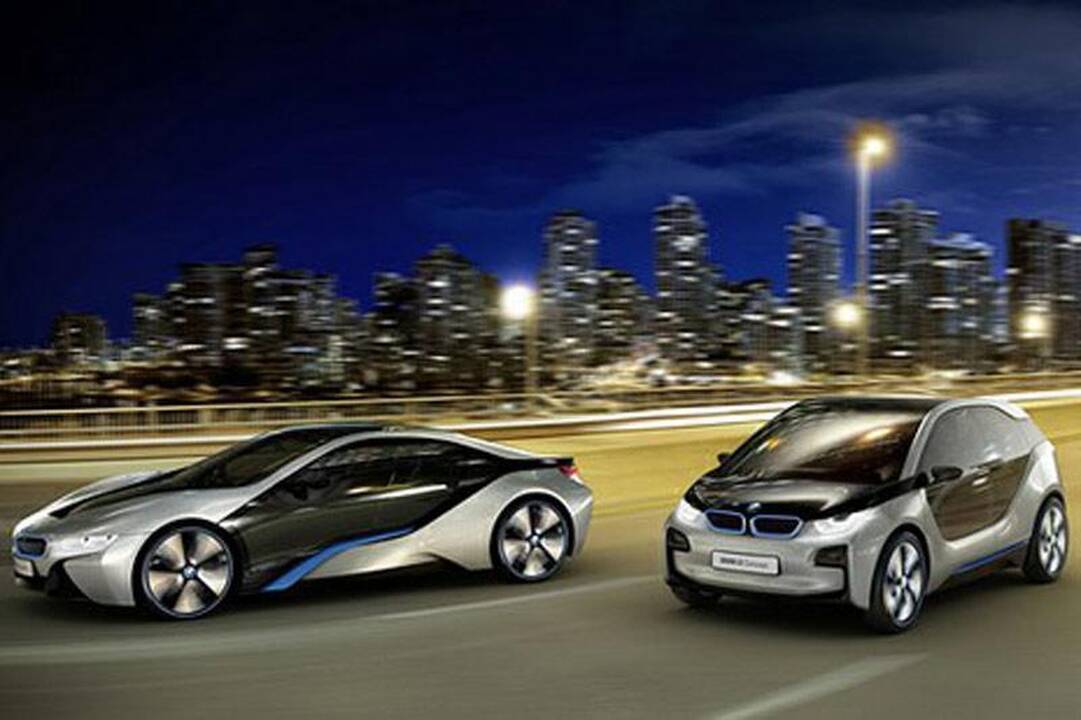 BMW pristatė koncepcinių elektromobilių „i8“ ir „i3“ galutinę viziją