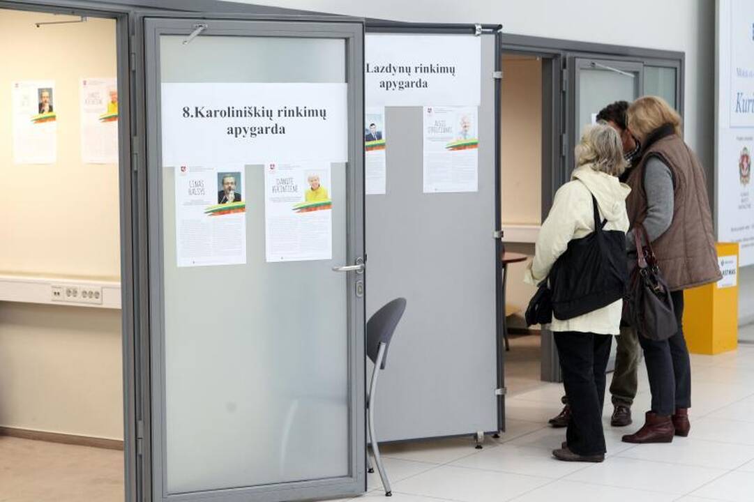 Antrajame rinkimų ture rinkėjų eilės gerokai trumpesnės