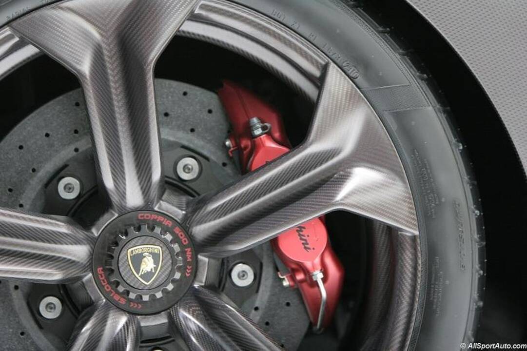 Brangiausias automobilis pasaulyje - „Lamborghini Sesto Elemento“