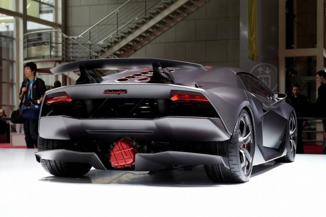 Brangiausias automobilis pasaulyje - „Lamborghini Sesto Elemento“