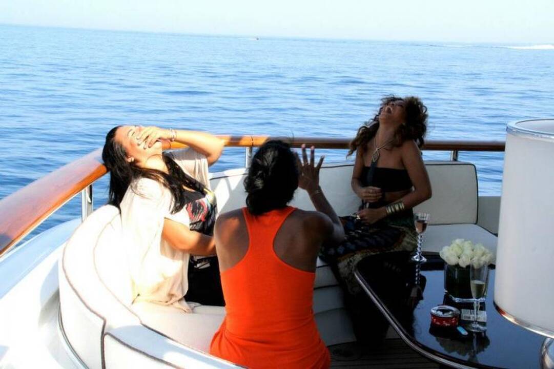 Rihanna paviešino intymias atostogų nuotraukas