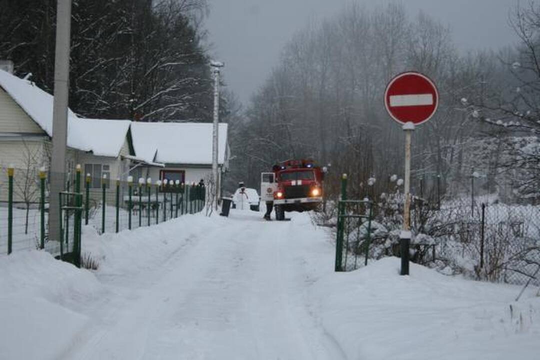 Dėl gaisro Žemuosiuose Paneriuose sustabdytas traukinių eismas