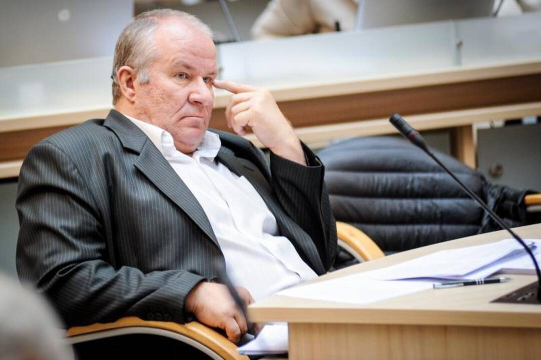 Politinė rokiruotė: D.Ratkelis ir A.Nesteckis apsimainė postais