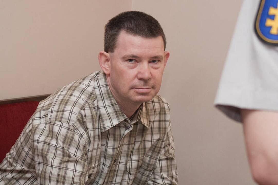 Ginklų kontrabanda kaltinamą airį siūlo įkalinti 16 metų (papildyta 15:00)