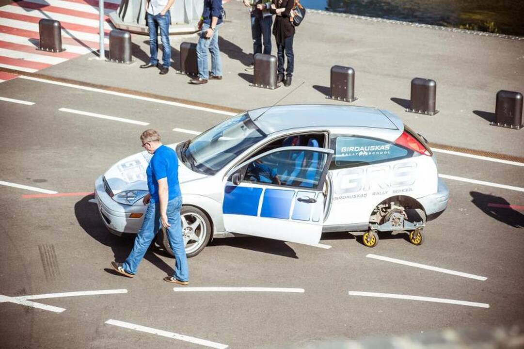„Žalgirio“ arenoje seilę varvina automobilių gerbėjai
