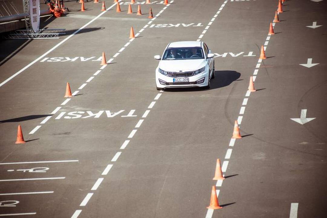 „Žalgirio“ arenoje seilę varvina automobilių gerbėjai