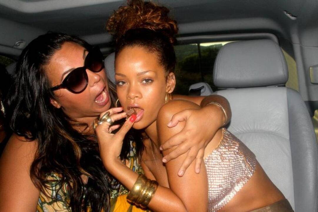 Rihanna paviešino intymias atostogų nuotraukas