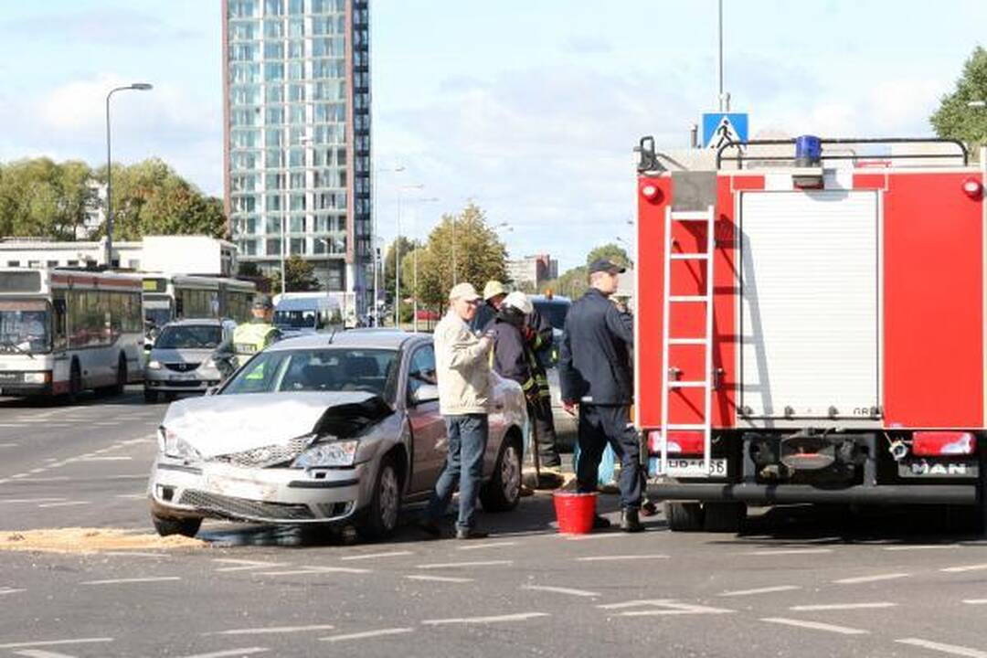 Klaipėdoje į avariją pateko Rusijos konsulato automobilis 