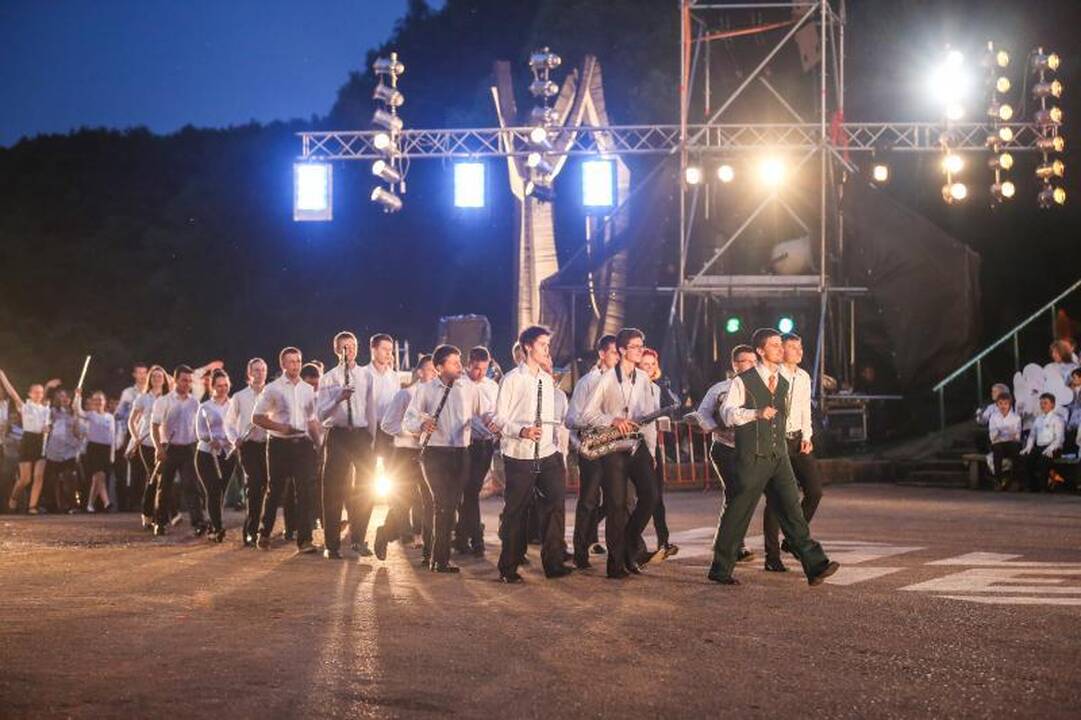 Kaune šoko ir dainavo tūkstančiai vaikų  