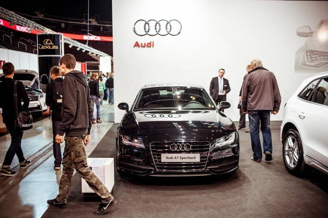 „Žalgirio“ arenoje seilę varvina automobilių gerbėjai