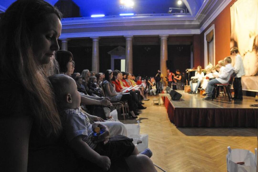 Vilniaus rotušėje – pavasarinė šventė būsimoms mamoms