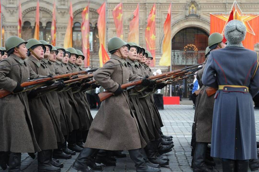 Maskvoje atkartotas 1941 metų karinis paradas