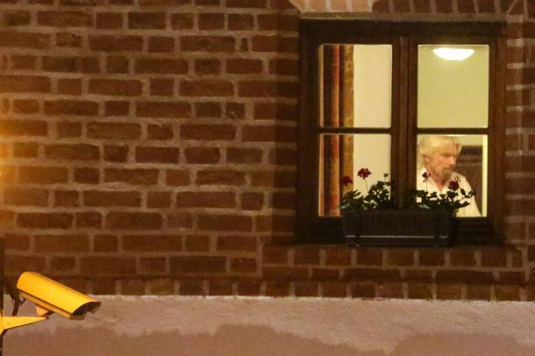 R. Bransonas rytą Kaune praleido skraidydamas oro balionu 