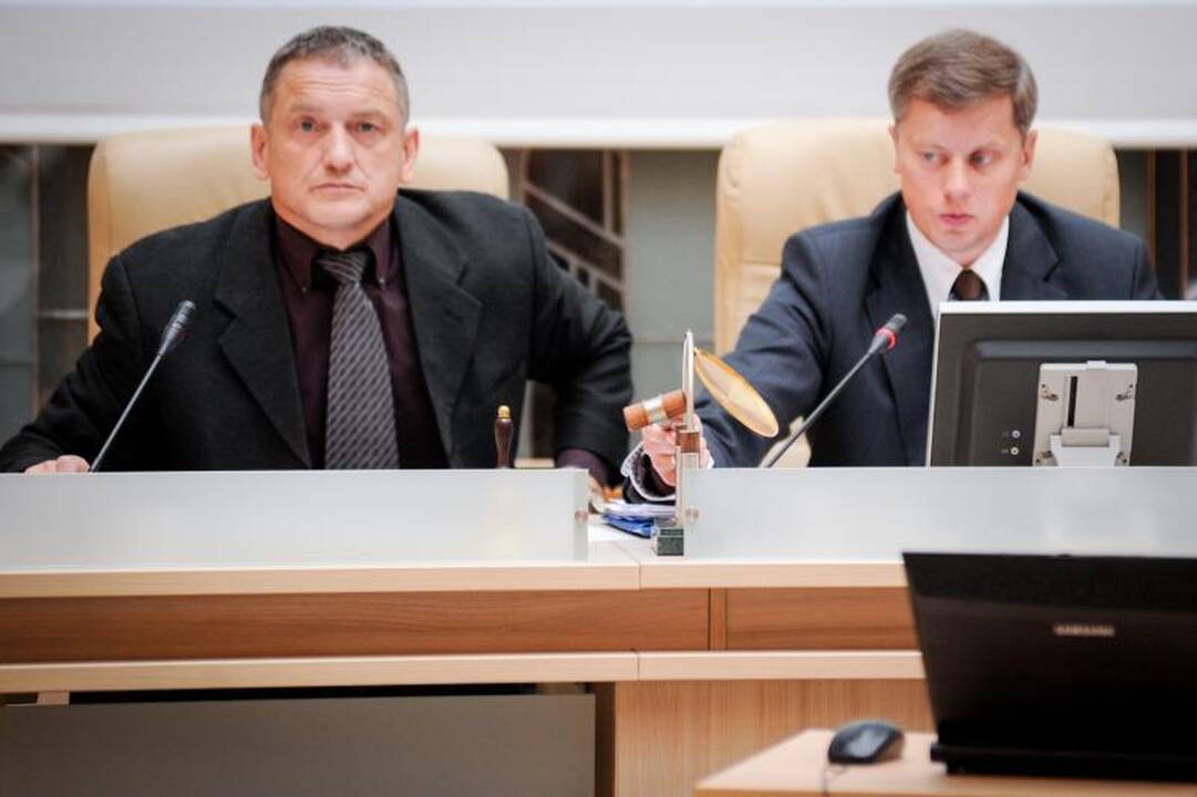 Politinė rokiruotė: D.Ratkelis ir A.Nesteckis apsimainė postais