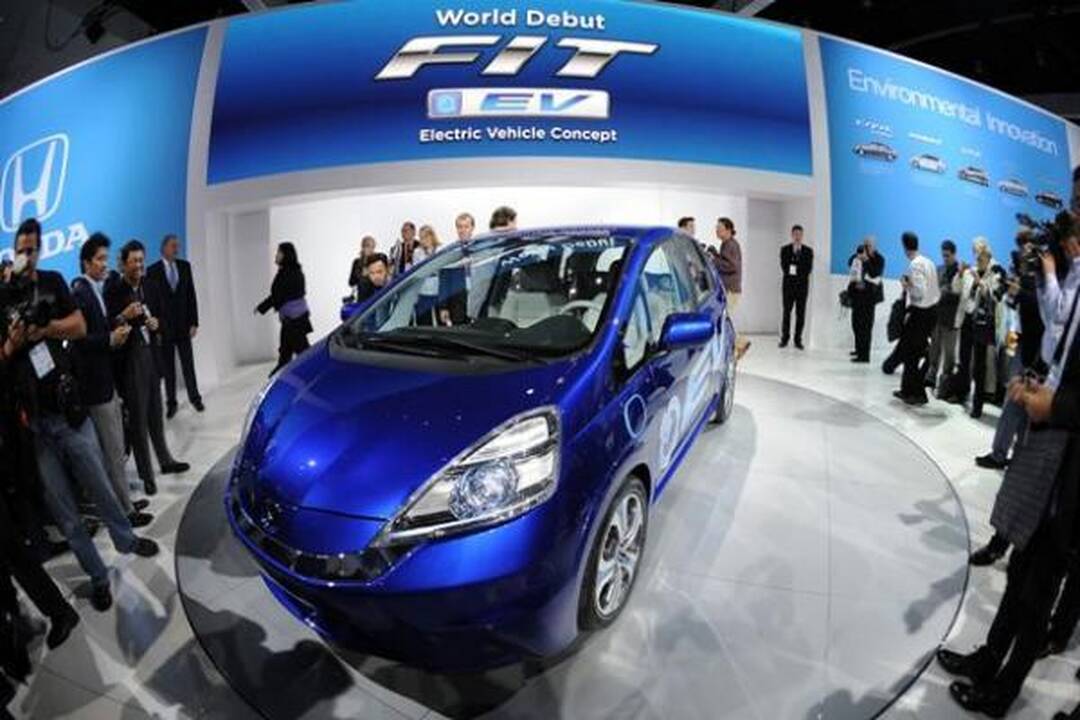 Automobilių paroda Los Andžele: nuo mažylio iki giganto
