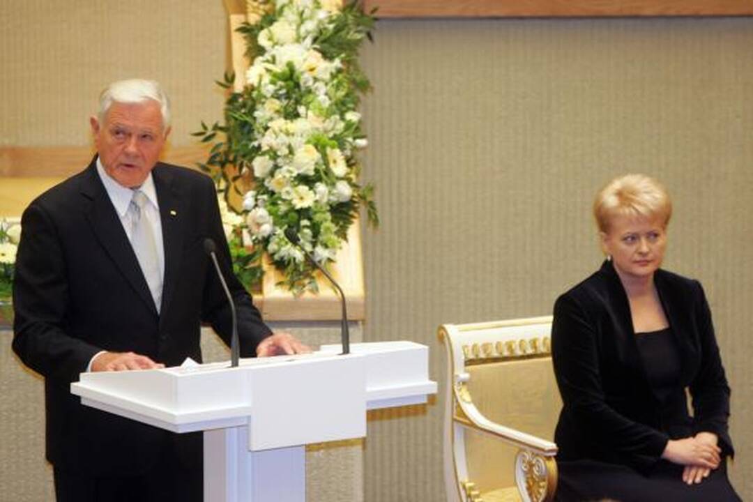 Dalia Grybauskaitė pradėjo eiti prezidento pareigas (papildyta)
